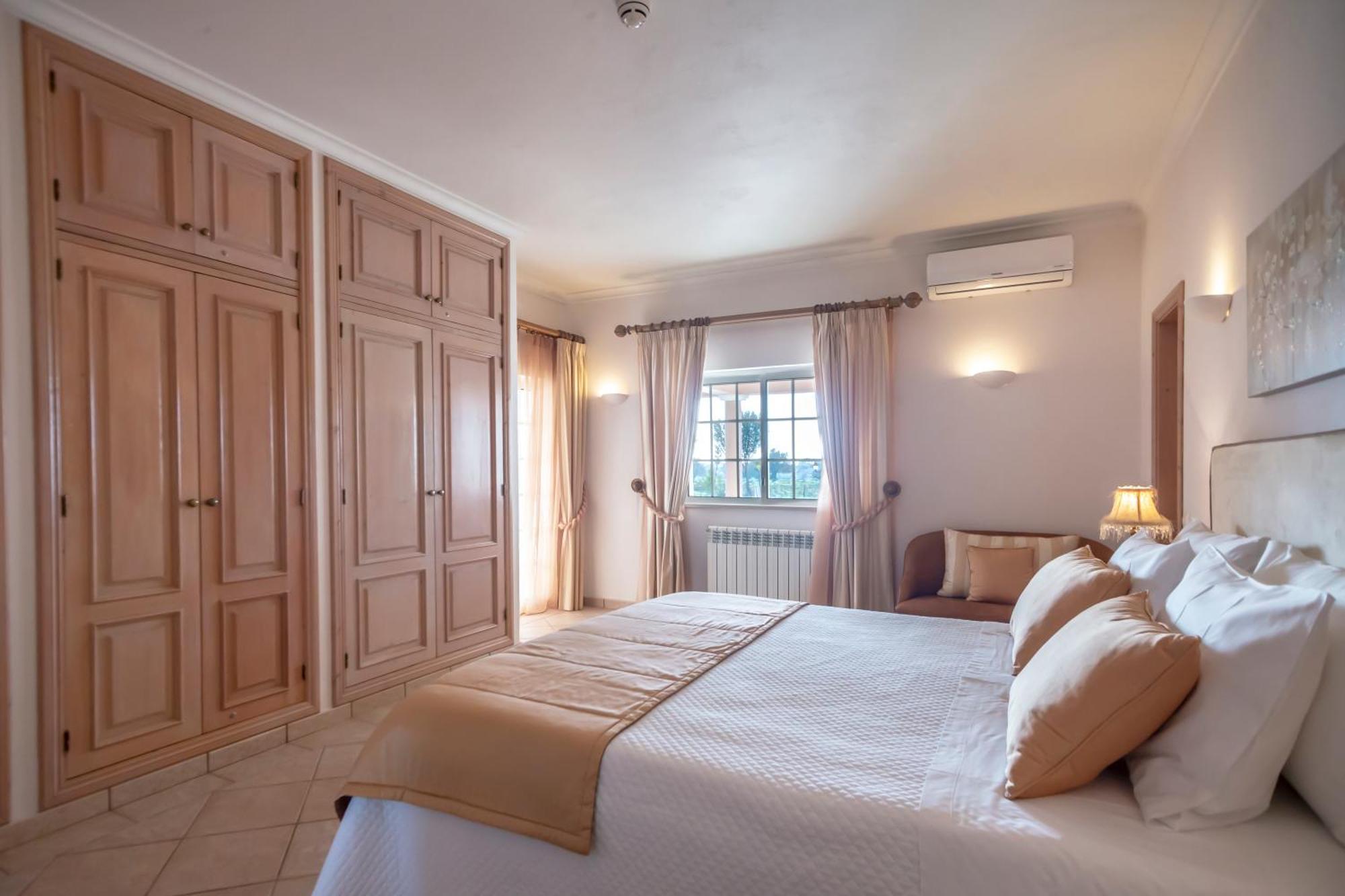 Al Meida Guesthouse Albufeira Dış mekan fotoğraf