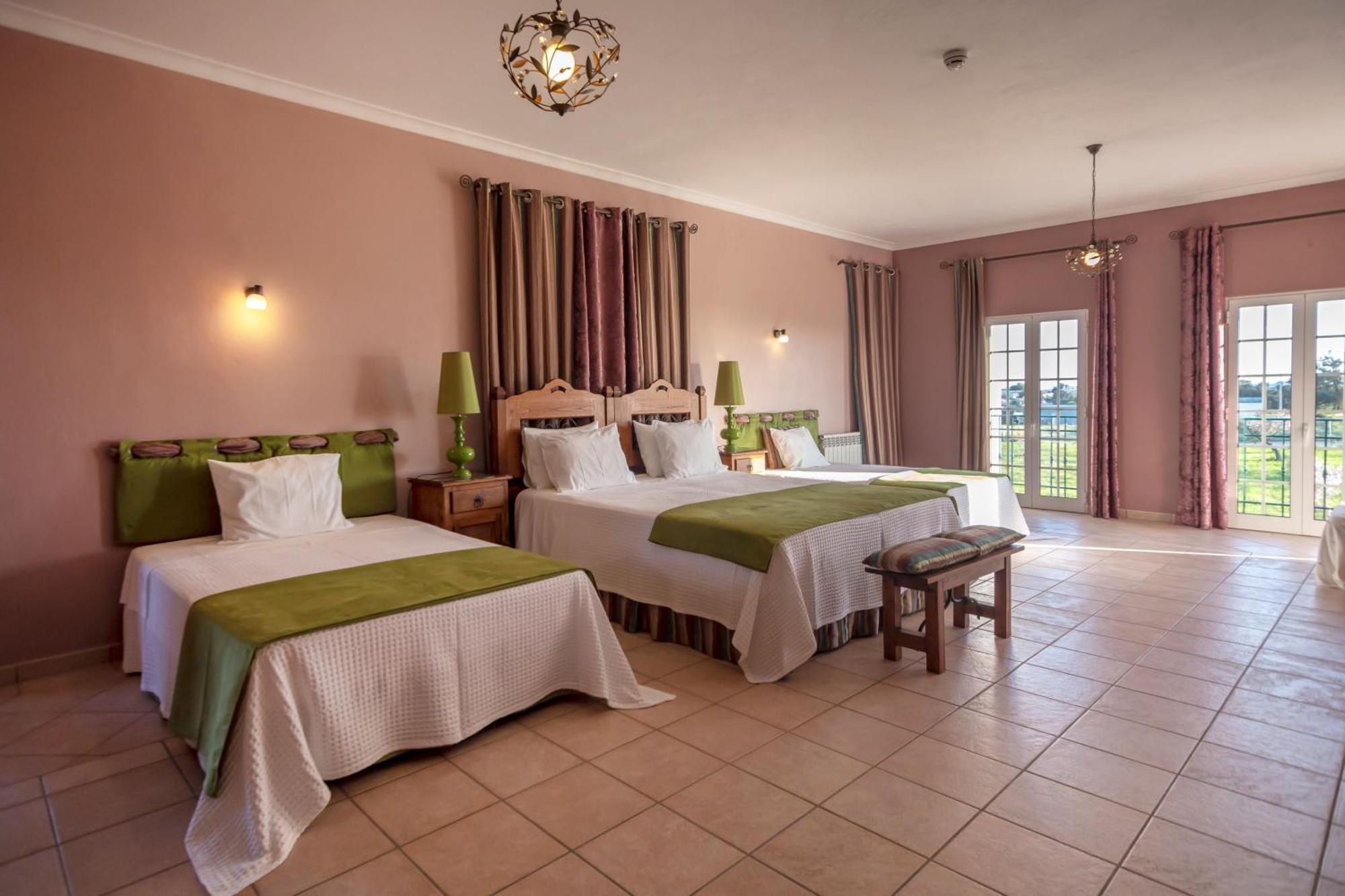 Al Meida Guesthouse Albufeira Dış mekan fotoğraf