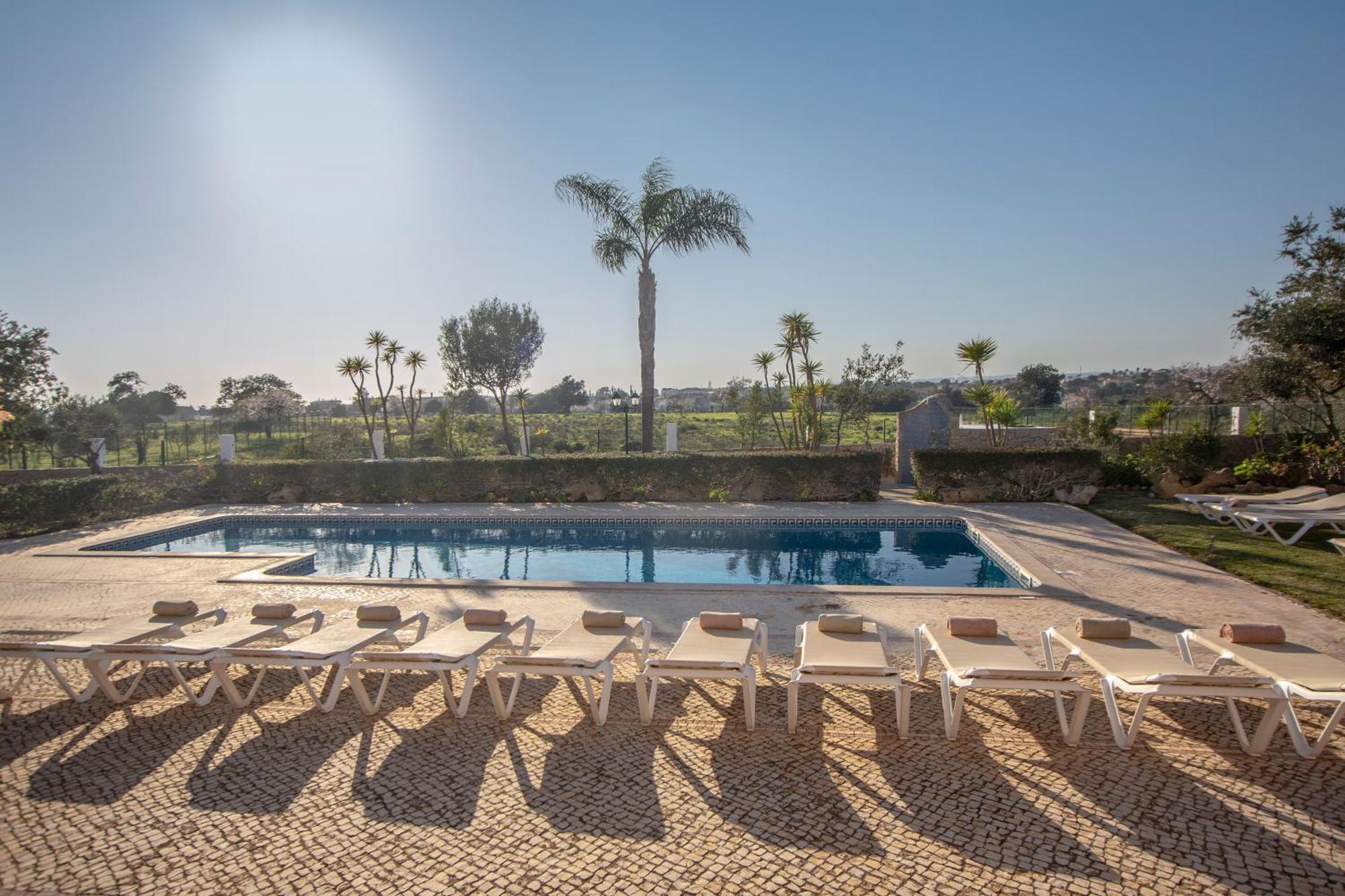 Al Meida Guesthouse Albufeira Dış mekan fotoğraf